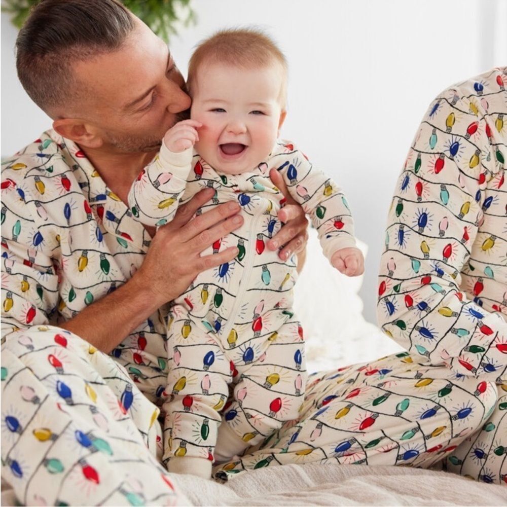HANNA ANDERSSON Bright Bulbs Christmas Lights Zipper Pajamas